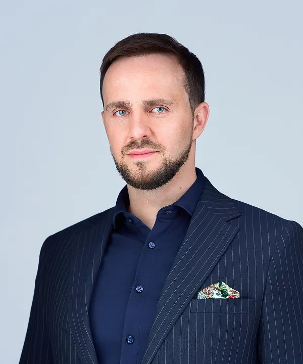 A portrait of Dominik Kowalski, DCX Production and Delivery Manager