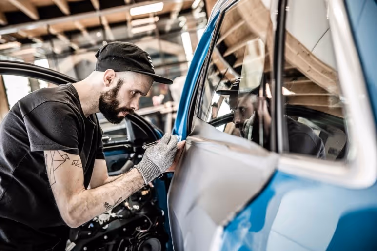 Audi E-Tron van glanzend naar mat