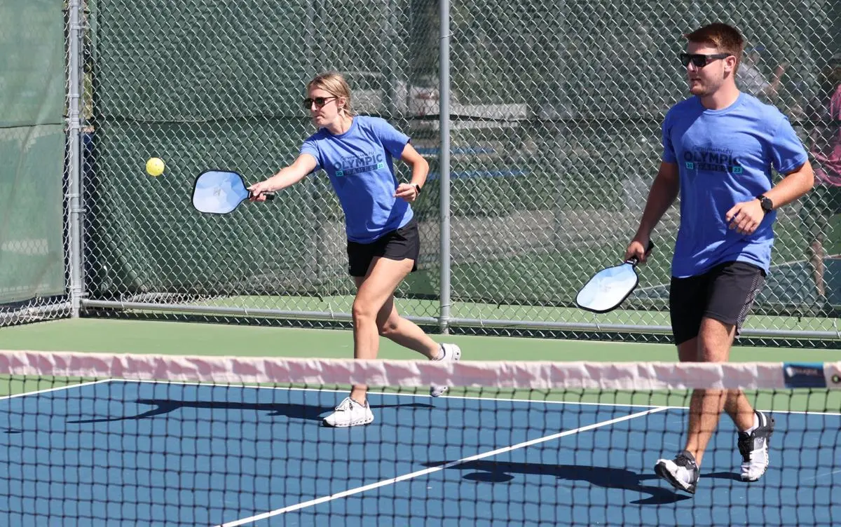 A Complete Guide to Doubles Positioning in Pickleball - Thumbnail Image