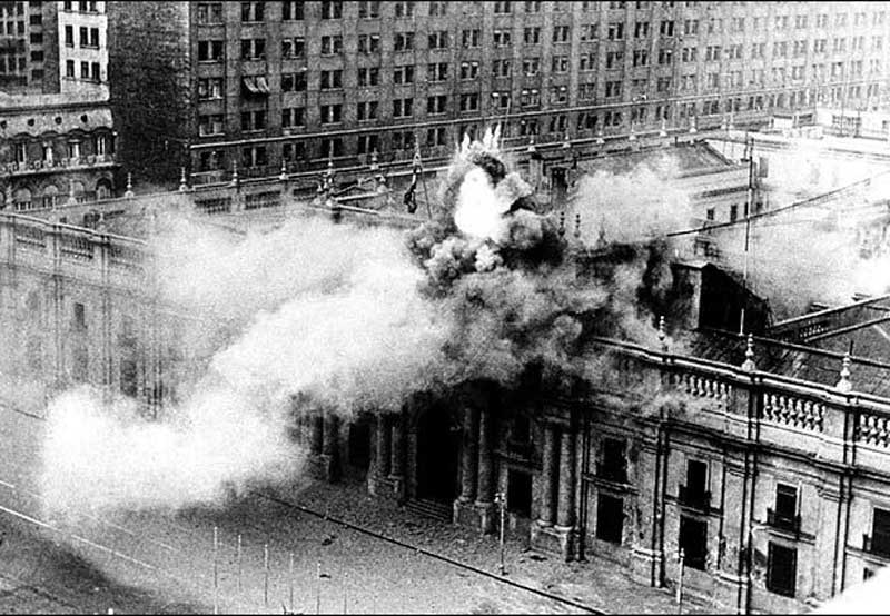 La Moneda presidential palace under attack during the 1973 coup, via SBS