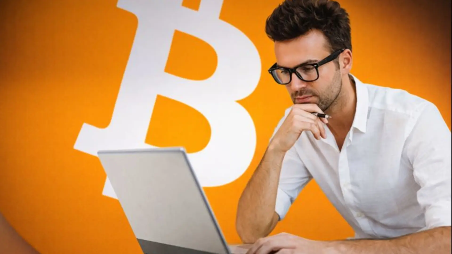 Bitcoin Stagnates Gold Soars Crypto Bulls Respond