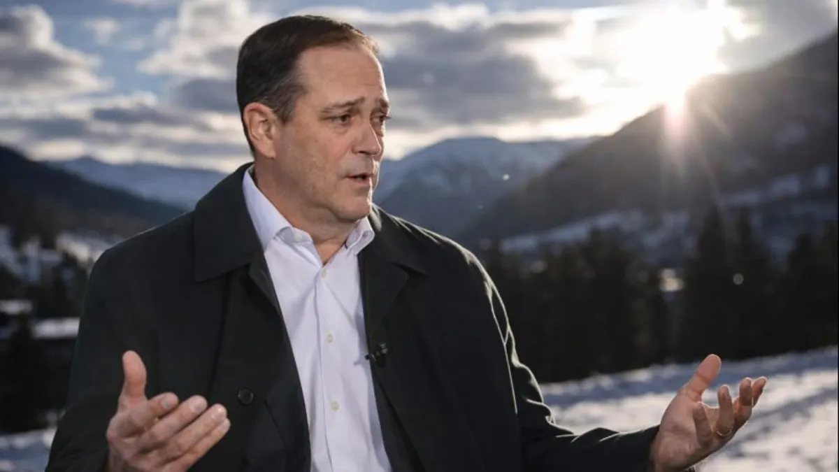 Tech Leader Predicts AI Revolution Will Mirror Dotcom Era: Success Amid Disruption