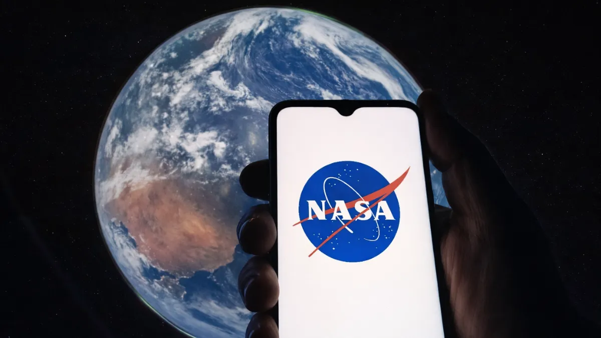 Artemis II astronauts reach far side of moon