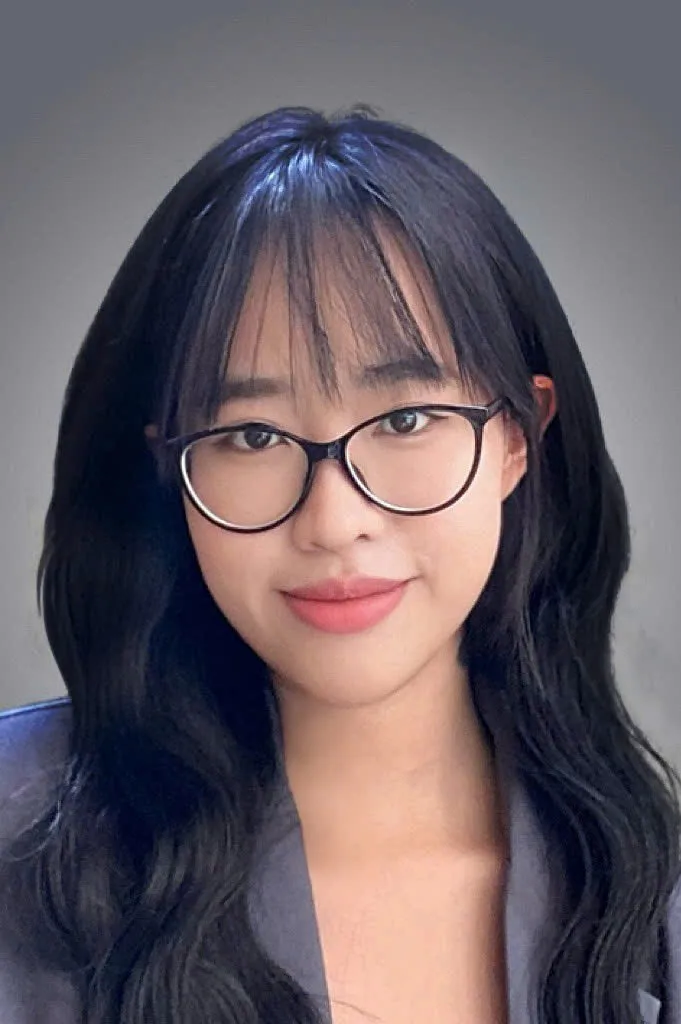 Headshot of Vy Nguyen