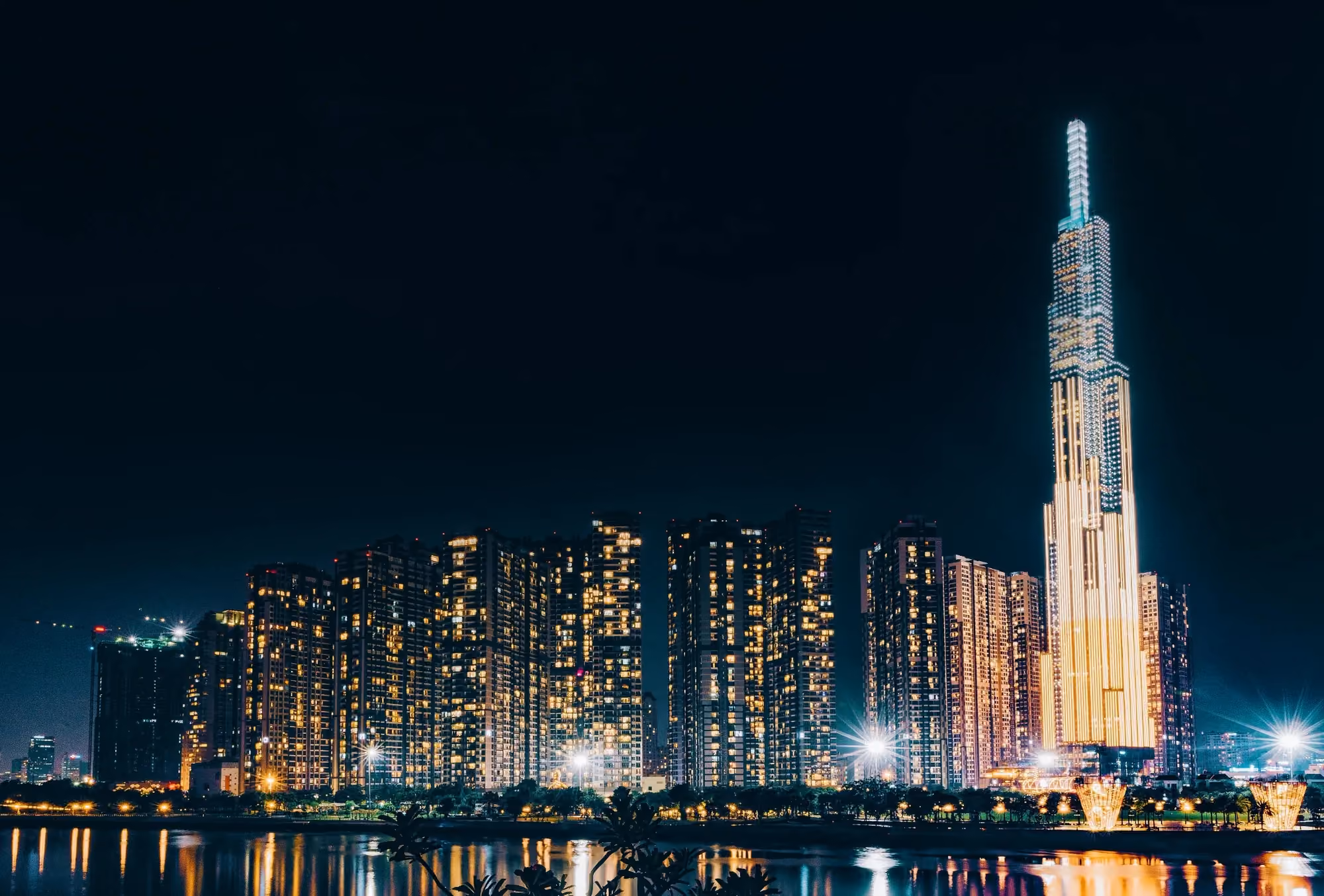 Landmark 81 and the Ho Chi Minh City skyline at night