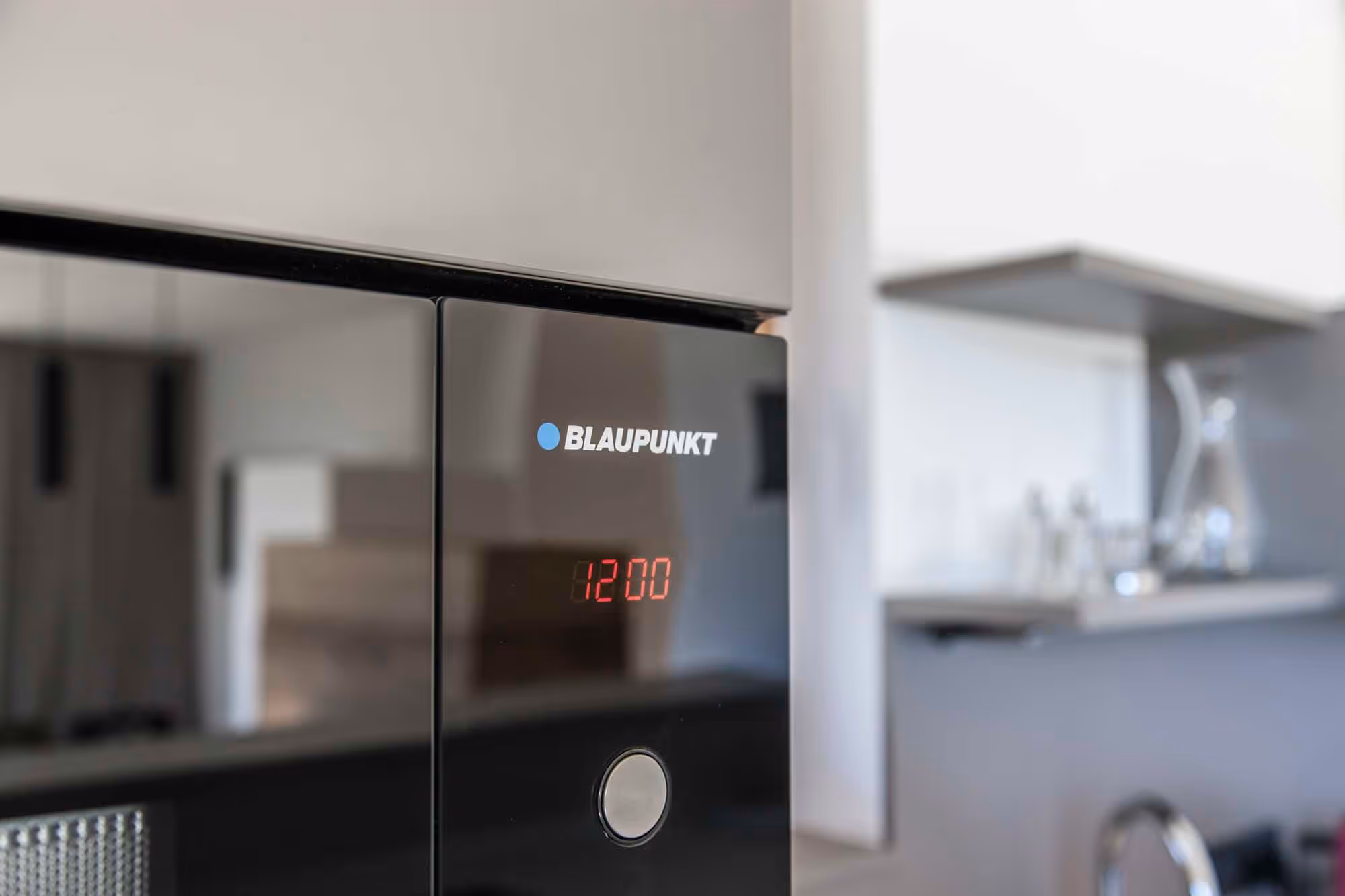 Hochwertige Küchengeräte im Hubertus Apartment.