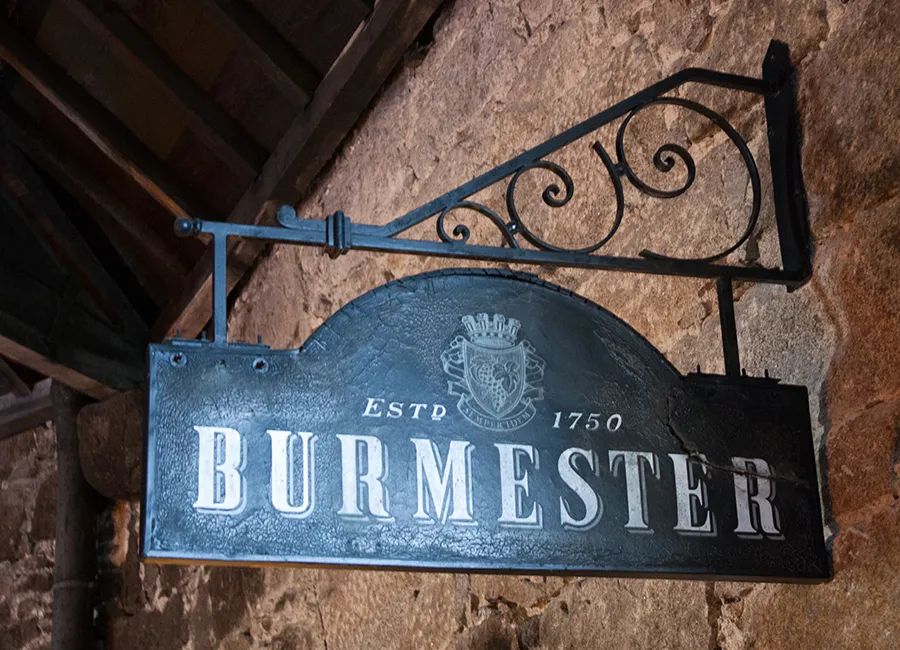 Caves Burmester