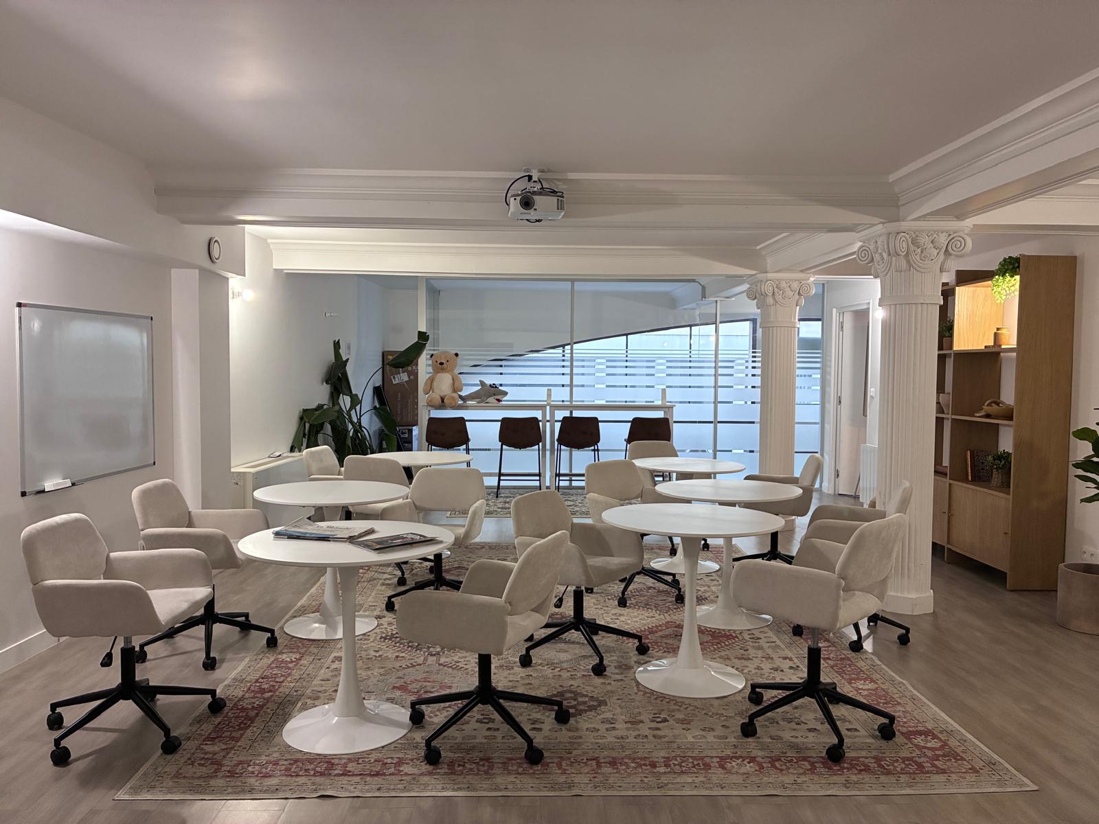 Locaux de l'agence IA "La Dinguerie"