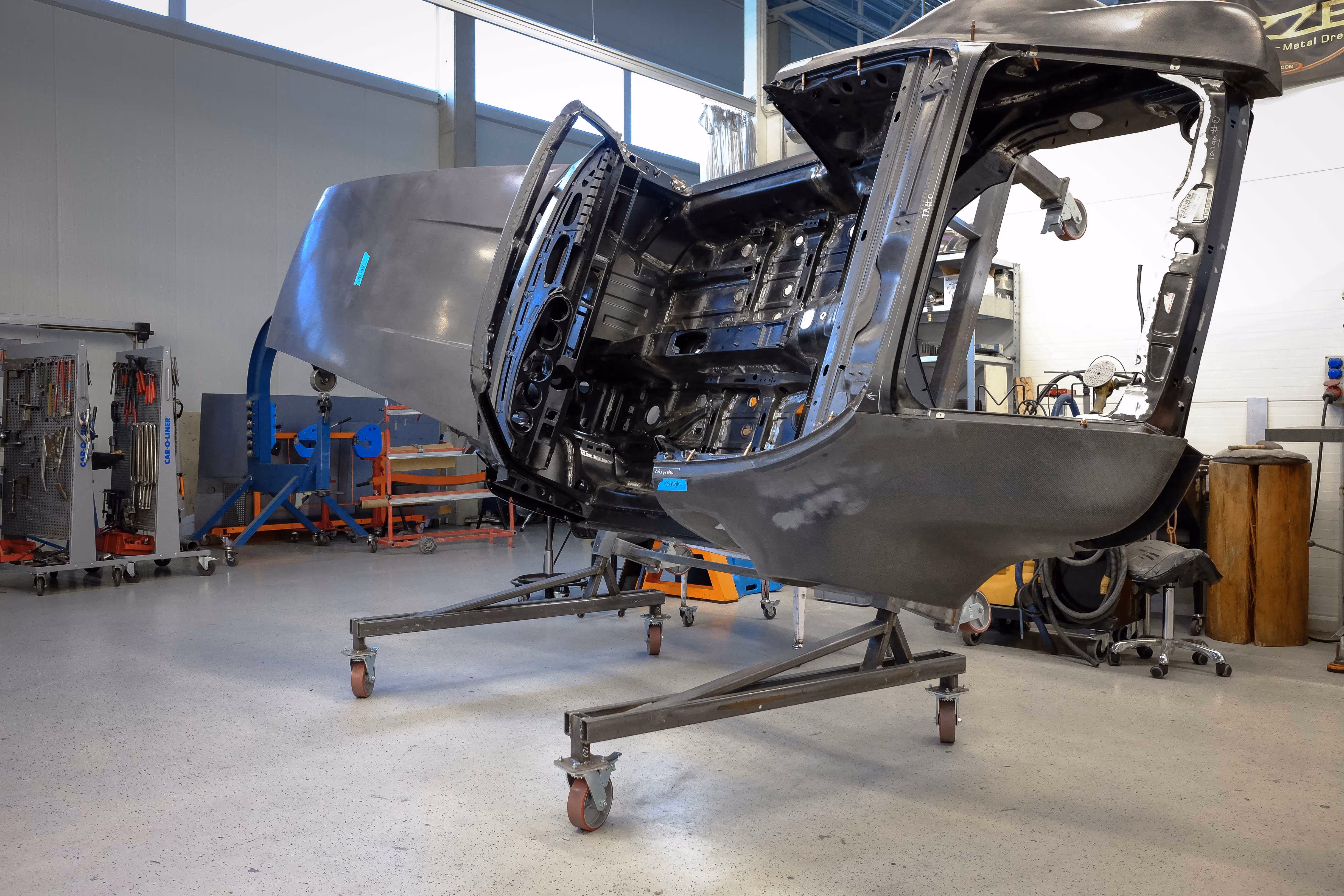 Kalmar Porsche Targa body in frame work