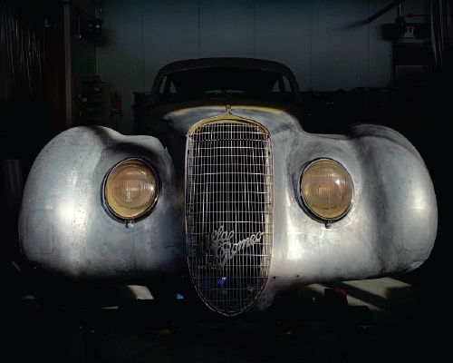Alfa Romeo 6C 2500 front in the dark