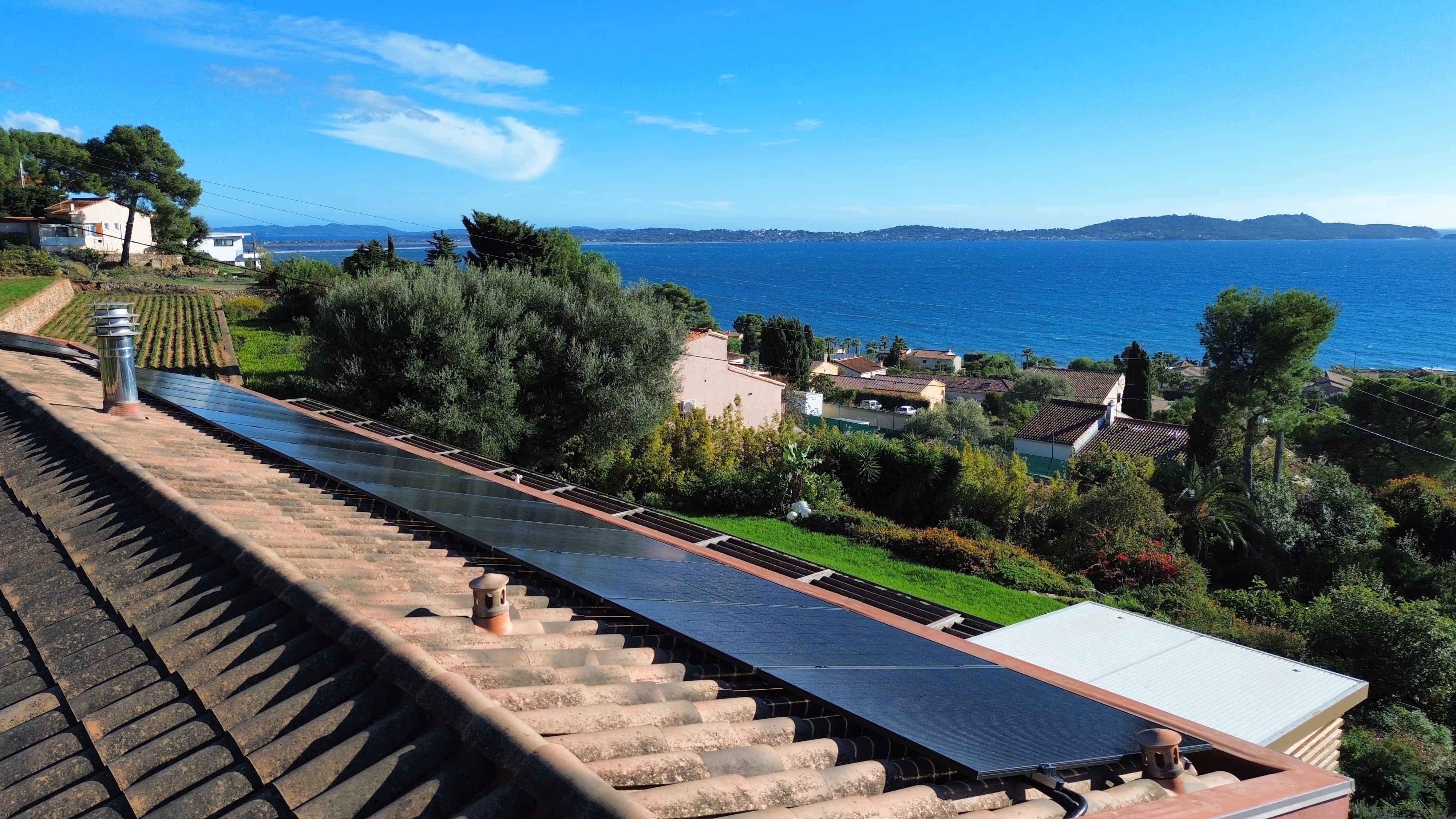 Installation photovoltaïque 9 kwc Carqueiranne en Dualsun et Enphase 