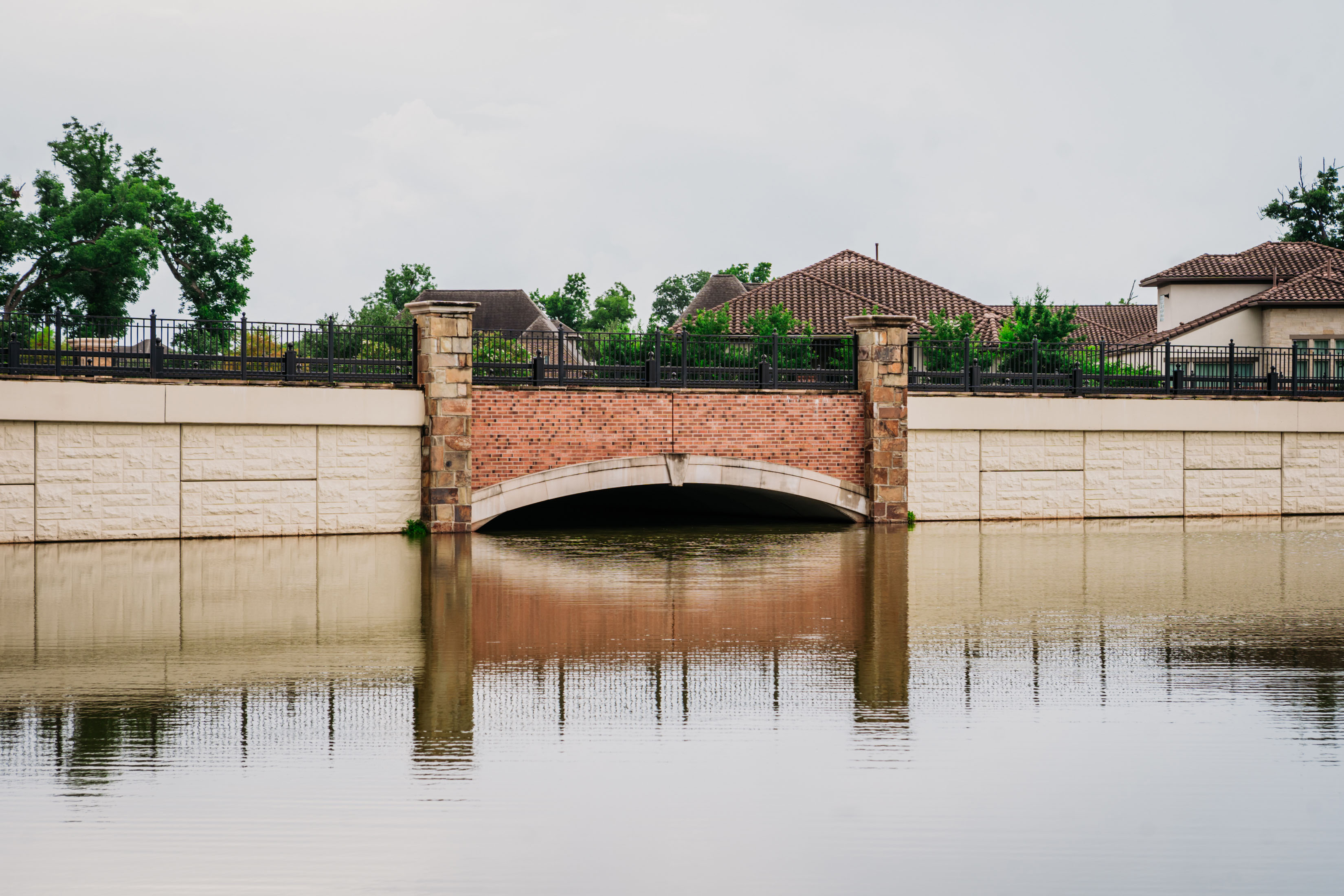Brick Veneer for Bridge Wall and Stone Veneer for Bridge Piers 