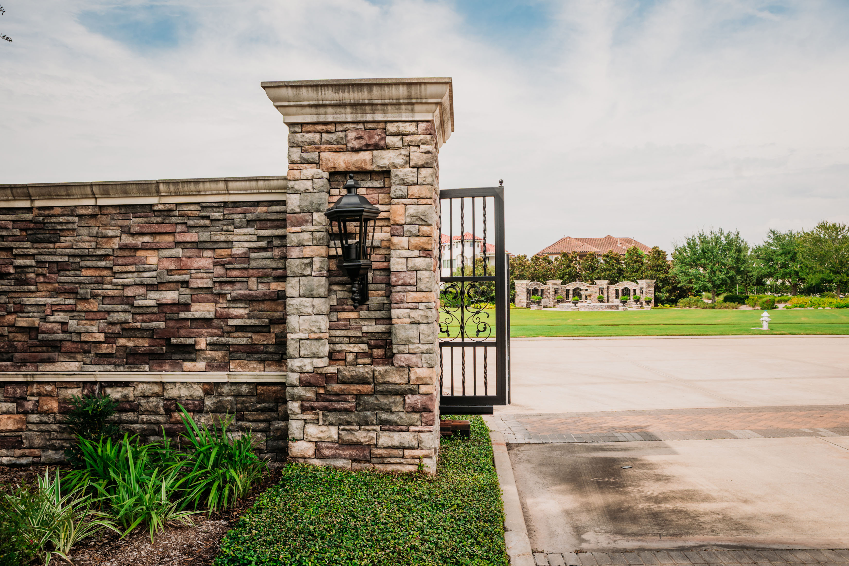 Closer look at the Decorative Column