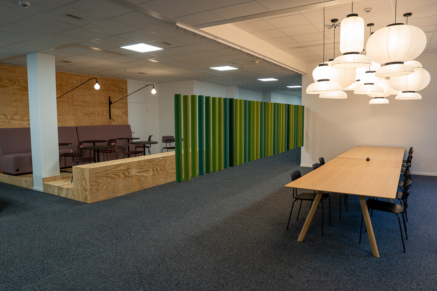 Cafeteria on the left and work-lunch bench on the right