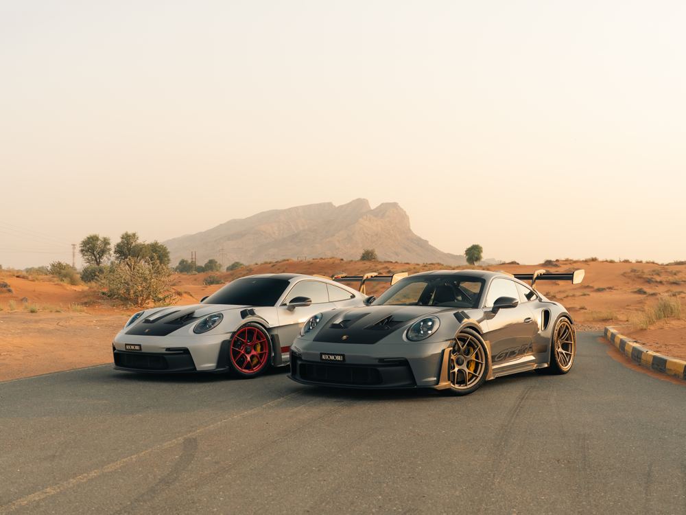 Two Porsche 911 GT3 RS in the desert