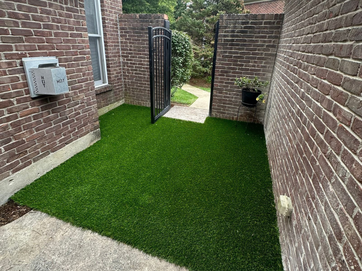 Artificial grass for pets
