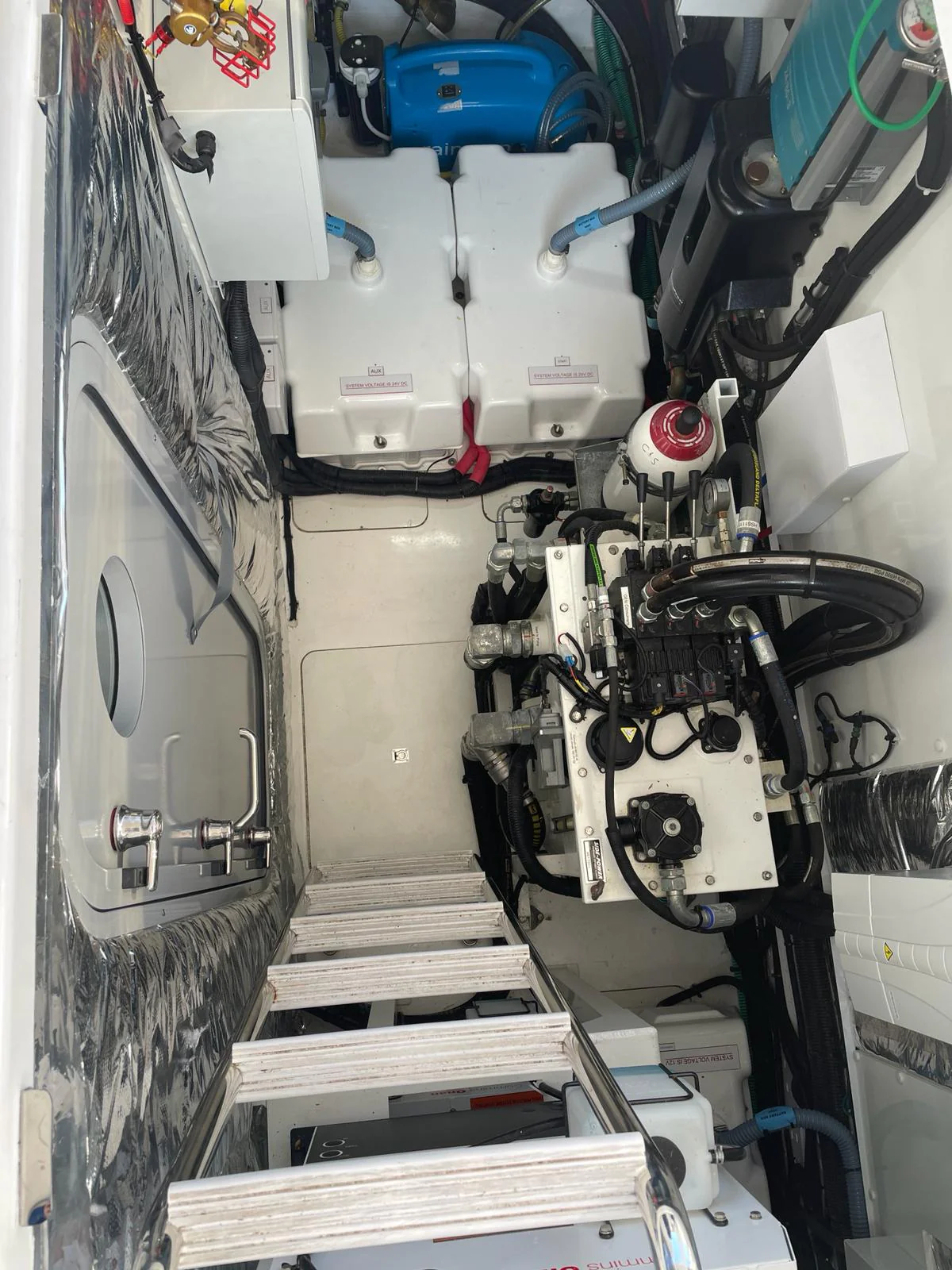 Assessing the previous Seakeeper 16 installation before the upgrade