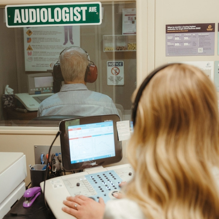 Hearing test equipment used during a comprehensive audiological evaluation
