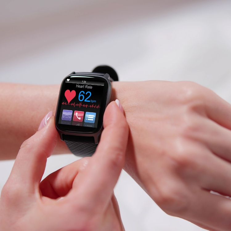Biometric tracking device used to monitor physiological responses to tinnitus