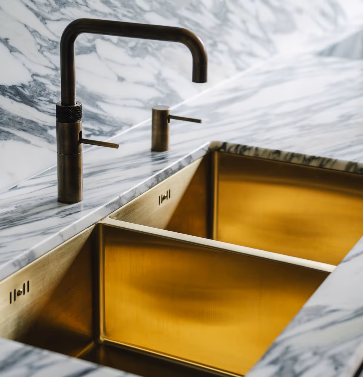 A wash basin with tap