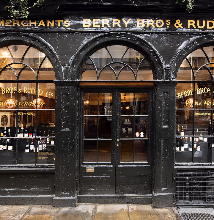 A restaurant bar with black outdoors.