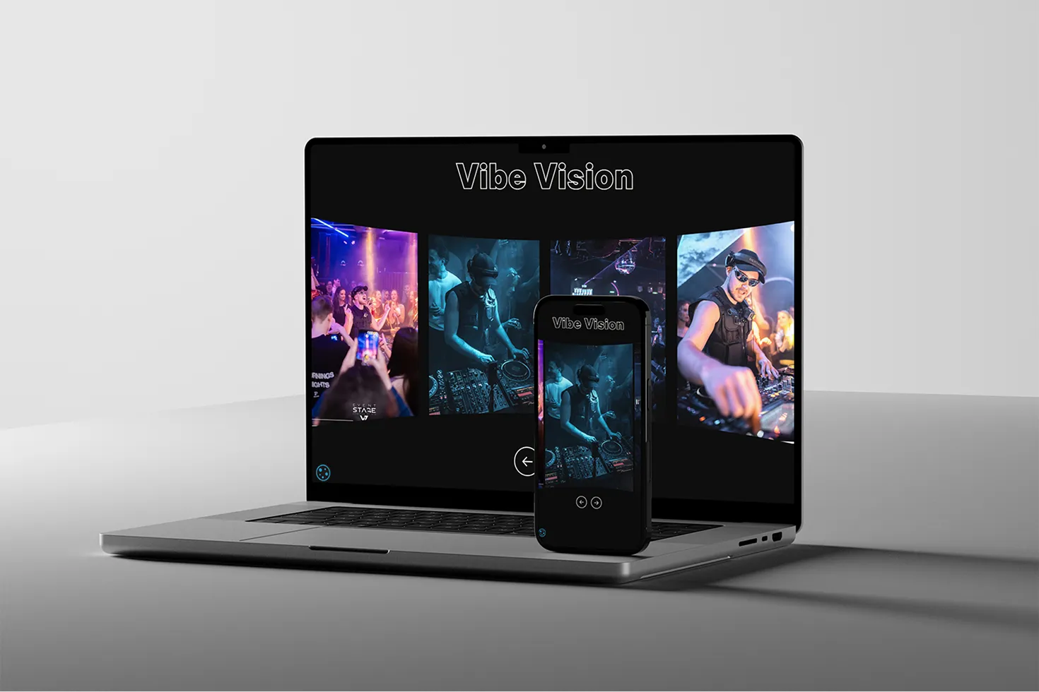 Laptop und Smartphone zeigen eine DJ-Performance-App namens Vibe Vision mit Bildern von DJs bei einer Veranstaltung.
