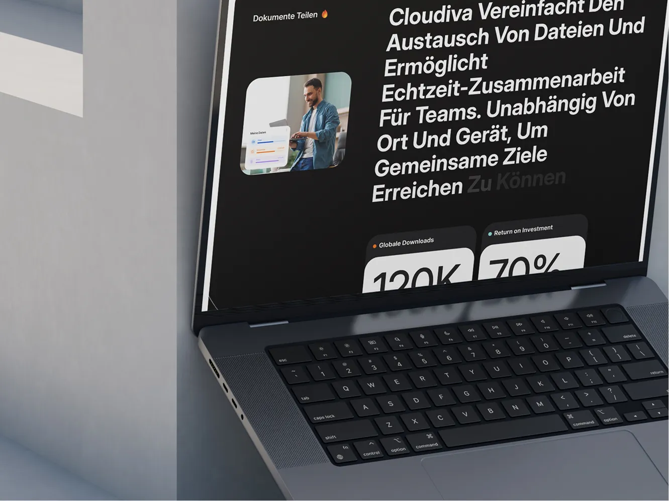 Laptop mit geöffneter Website, die Cloudiva vorstellt, eine Plattform für den Echtzeit-Dateiaustausch und Teamarbeit.