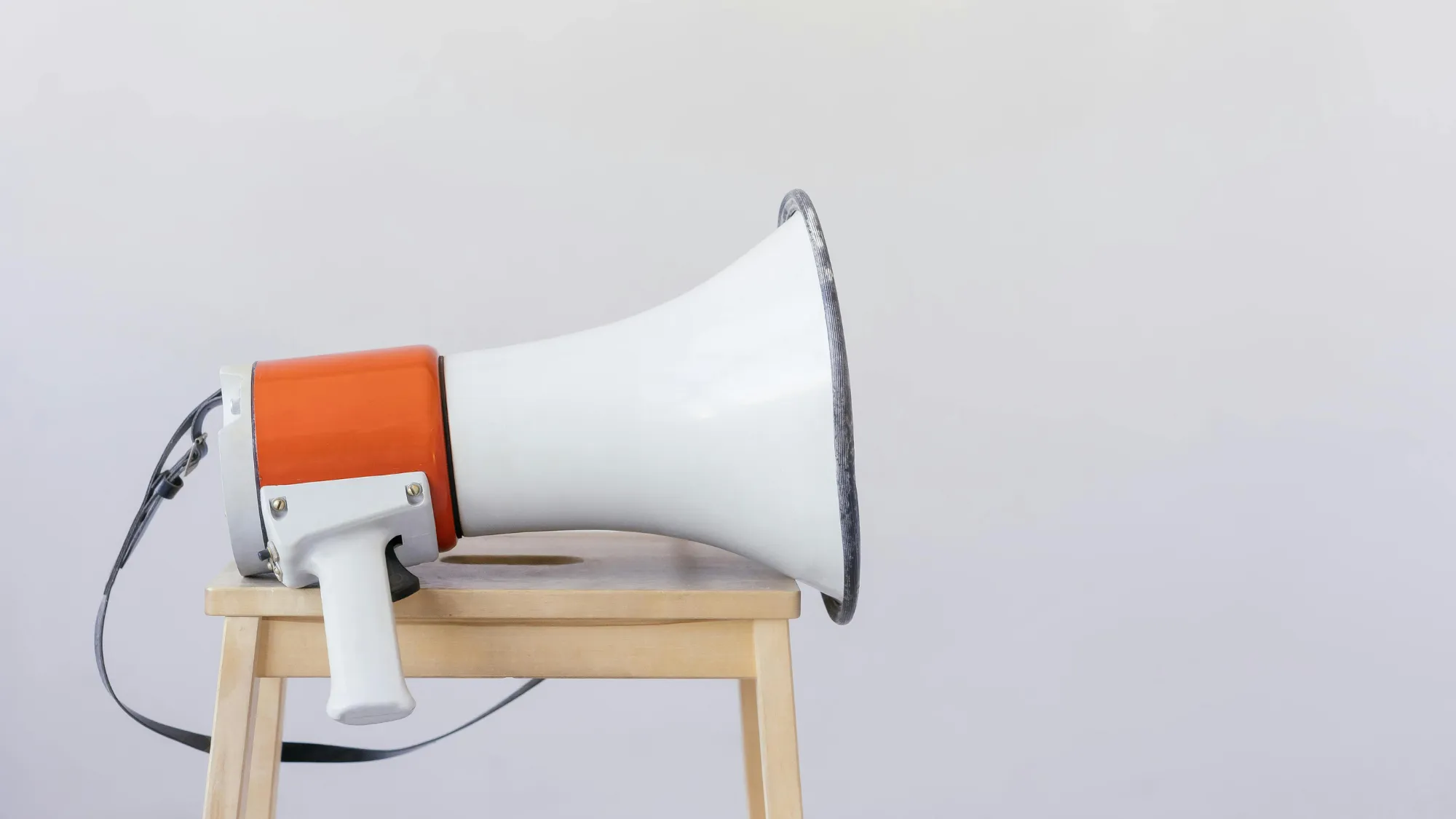 Blogs section 3 paginated card images