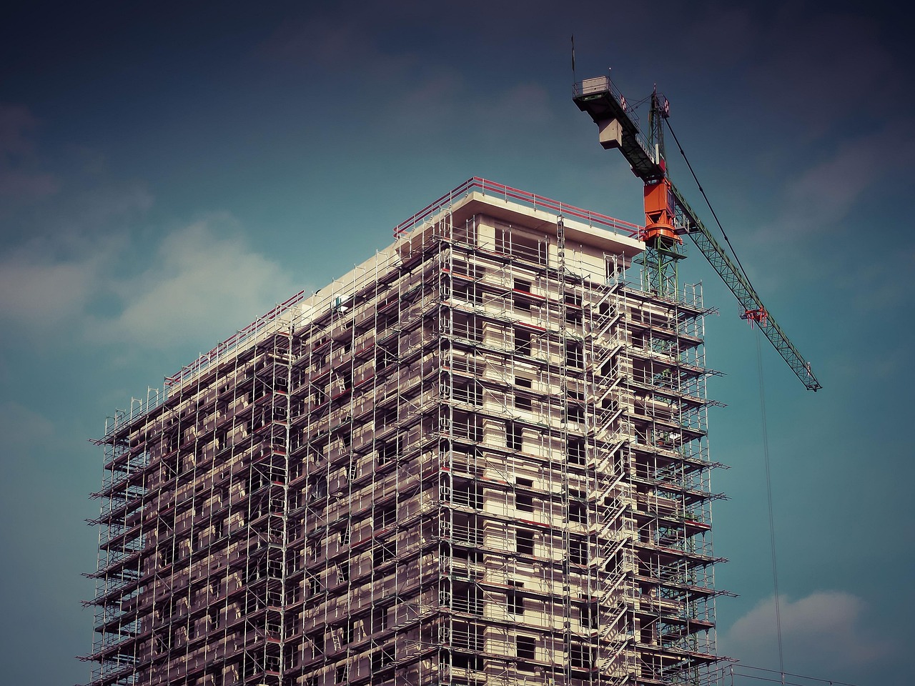 Construction and Contracting Companies: Daily Challenges and Major Opportunities in the Syrian Market
