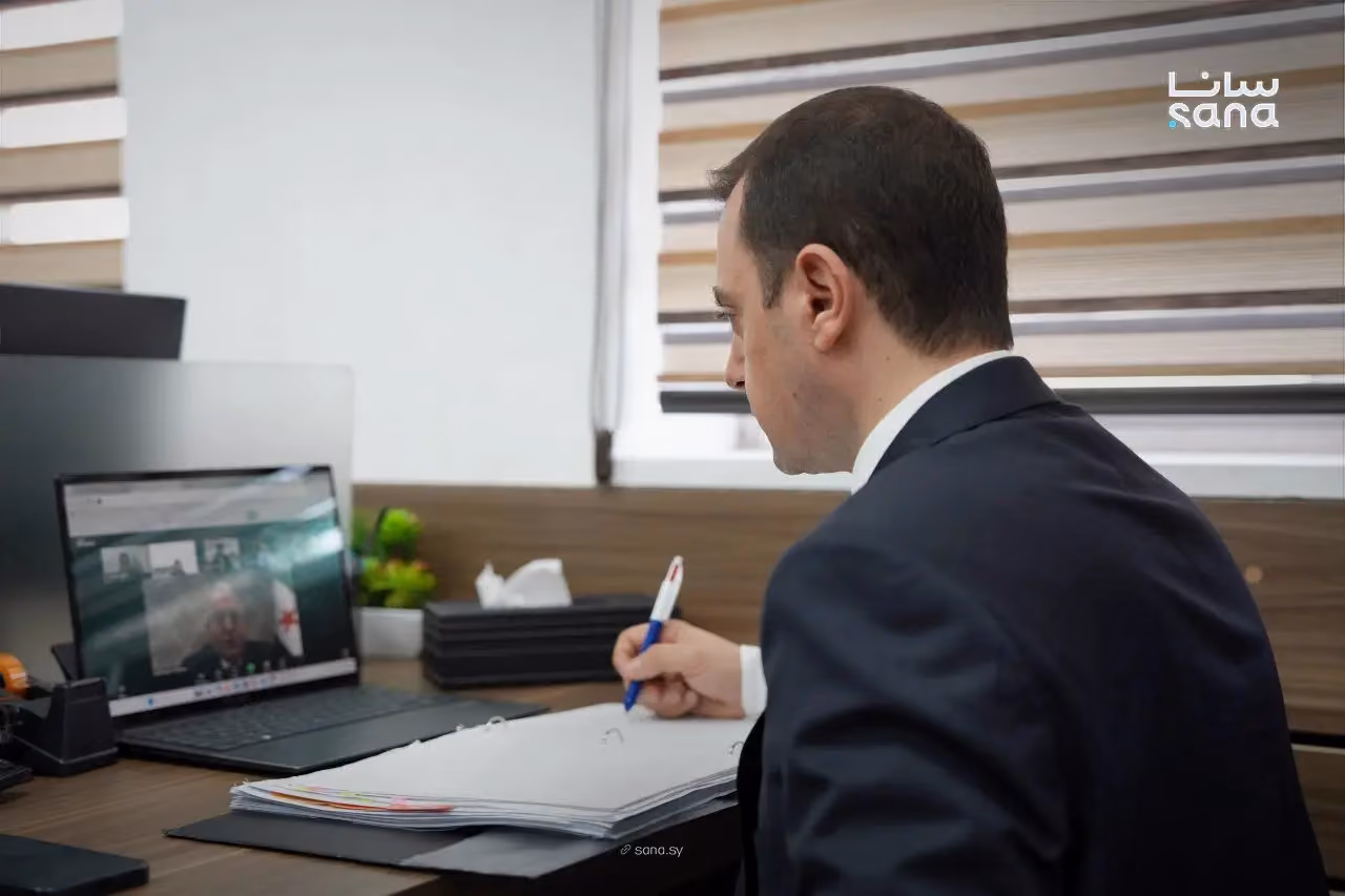 المالية السورية تبحث مع بنك أوف أميركا فرص التعاون والاندماج في النظام المالي الدولي