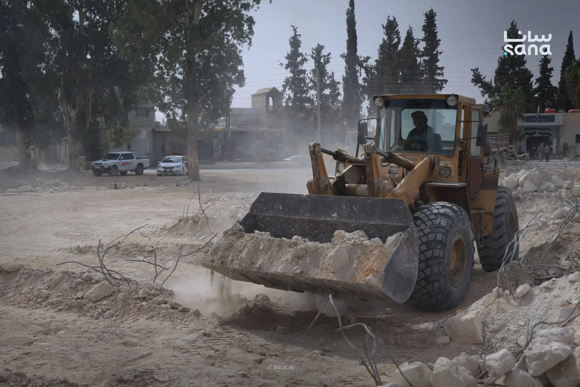 Harran al-Awamid Clears 2,000 m³ of Rubble
