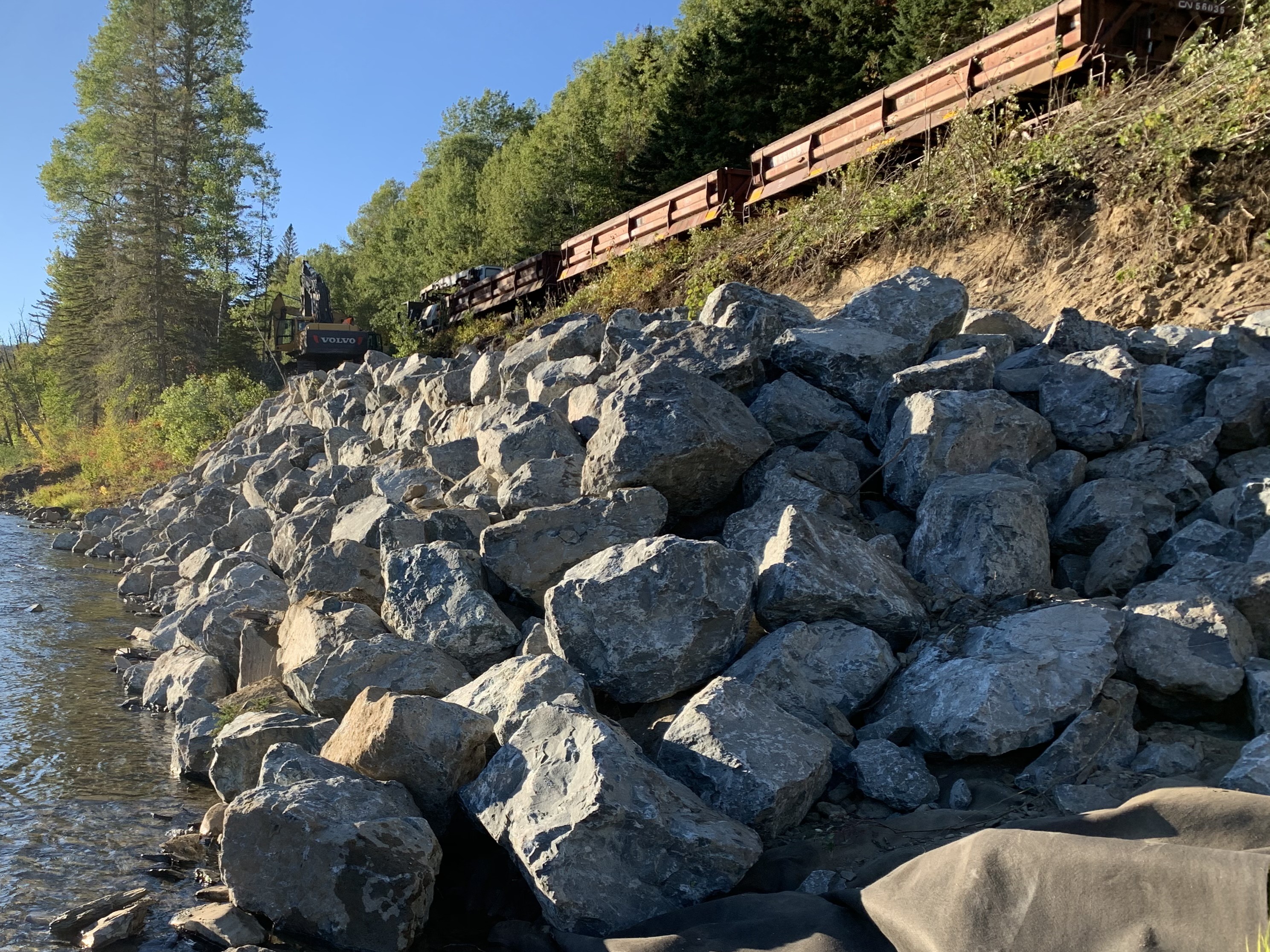 MATAPÉDIA/ Stabilisation des berges pour le chemin de fer