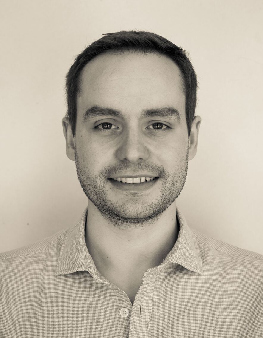 Portrait de Thomas Lecomte, freelance en marketing à la performance, spécialiste Google ads