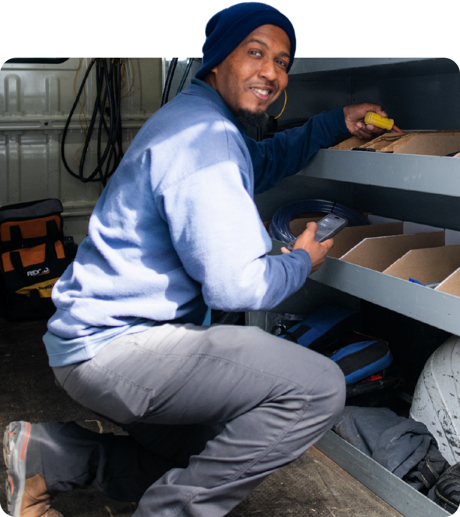 mechollage-hvac-technicians@2x