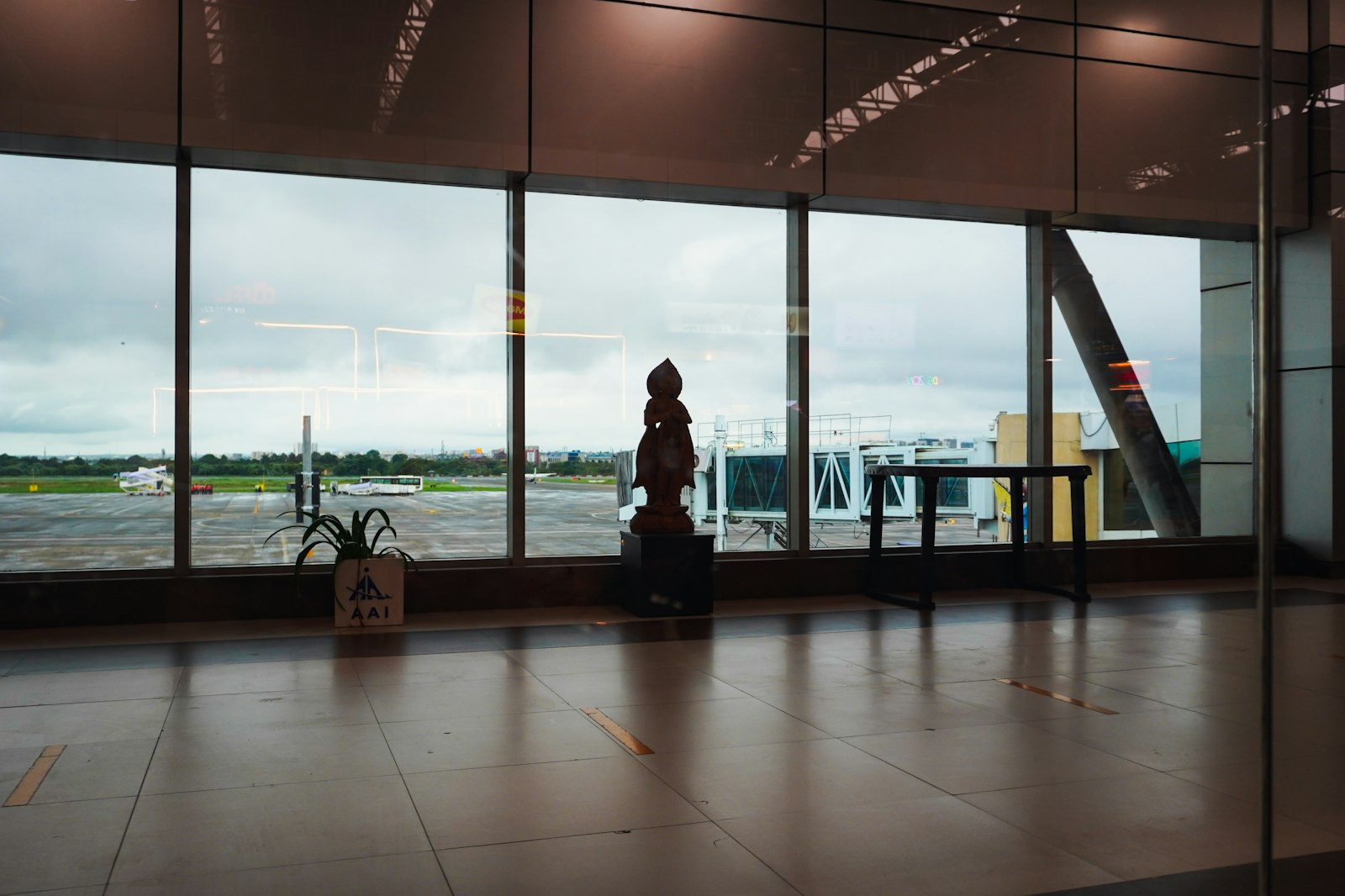 Voyageuse à l’aéroport