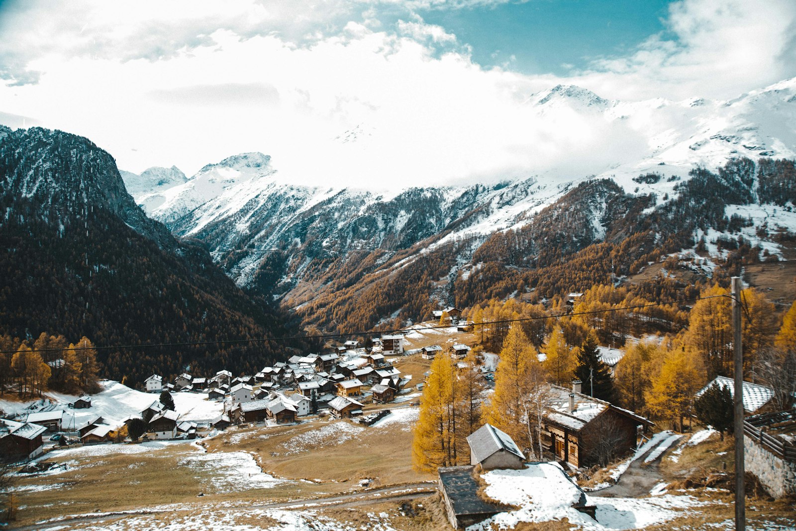 Le village de La Forclaz, à Évolène, sous les premières neiges