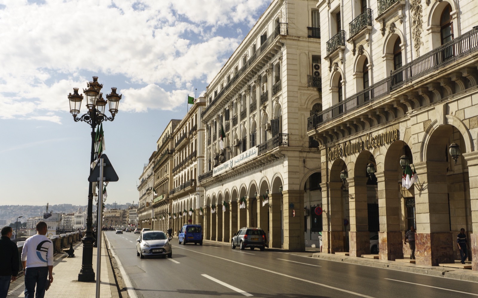 Le front de mer d'Alger, boulevard Zirout-Youcef