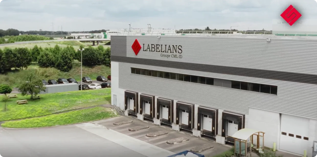 Plateforme technique et logistique avec quais de chargement LABELIANS Groupe CML-ID