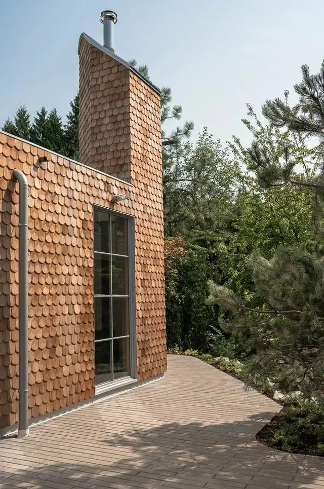 Banbury Exterior round pattern cedar shingles