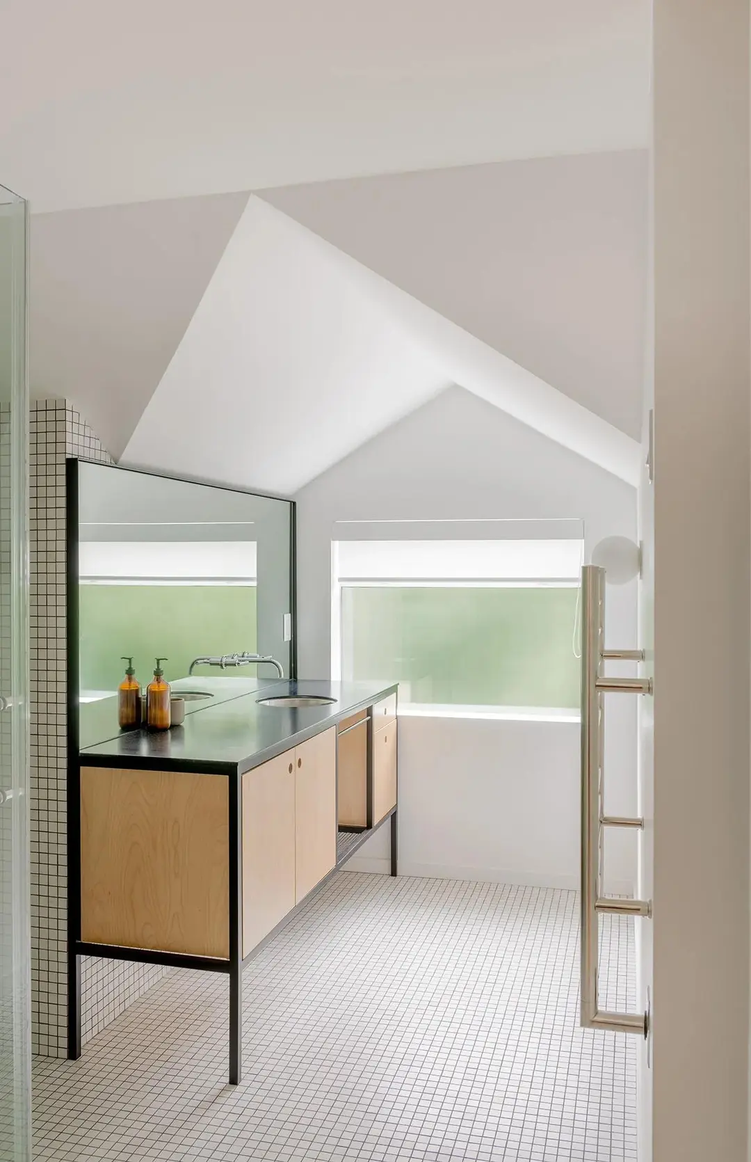 Yew interior master bathroom