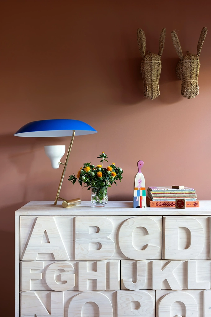 Deep Cove pink bedroom details