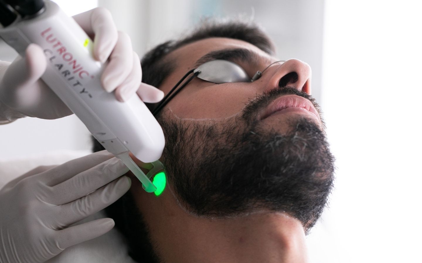 Qu’est-ce-que le laser Clarity ?