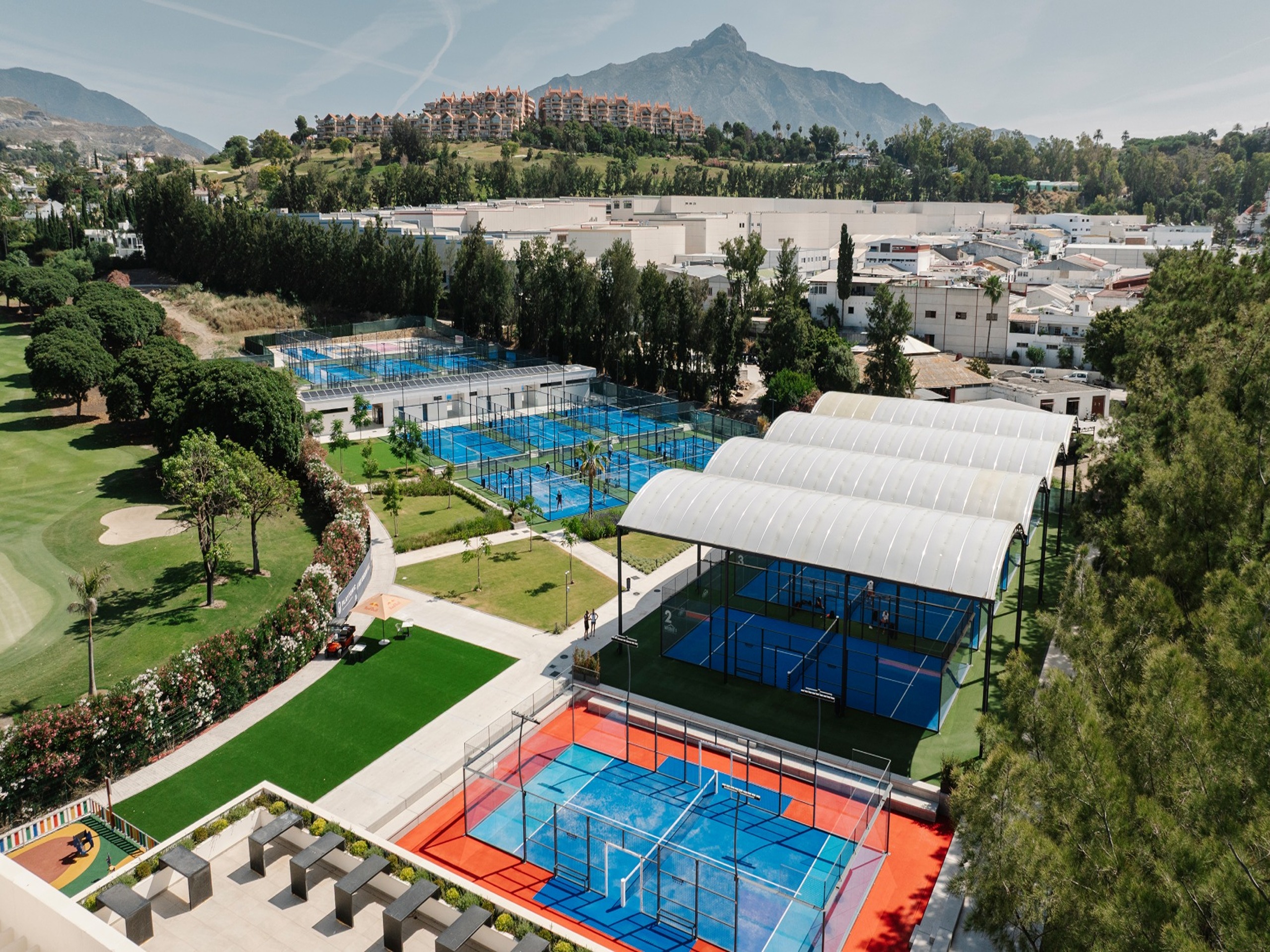 Racket Club AB Outdoor Padel Courts