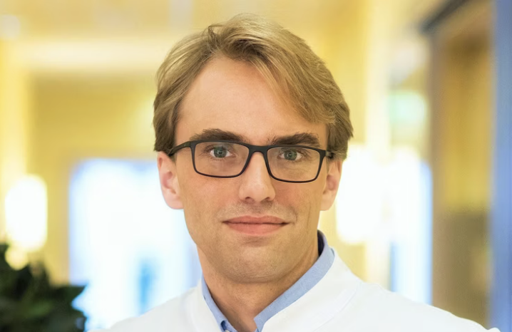 [headshot] image of customer (for a general contractor)