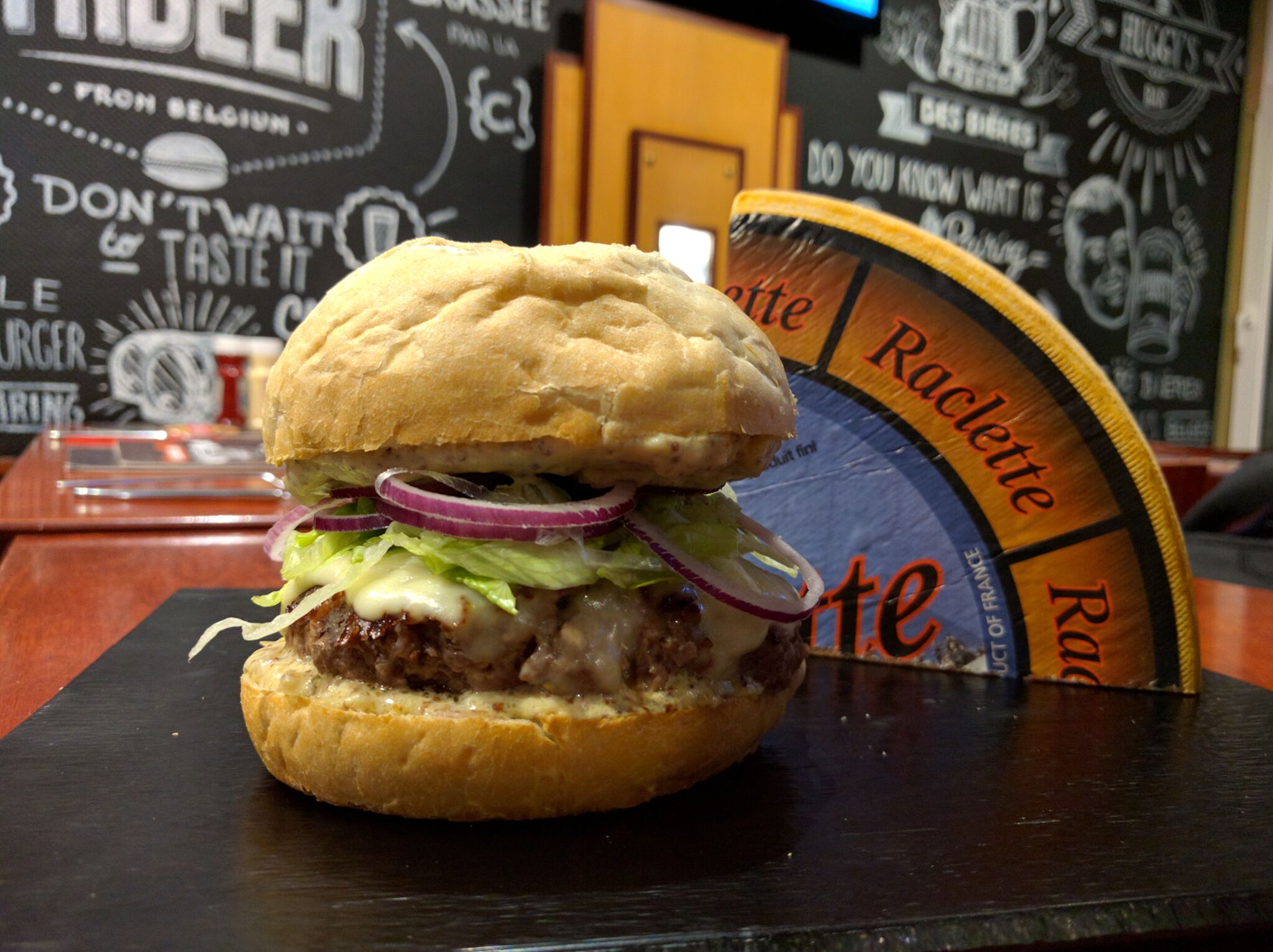 Cordon Bleu Raclette Burger