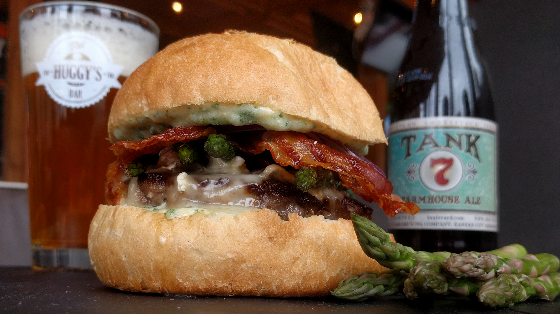 PAB burger Tank 7