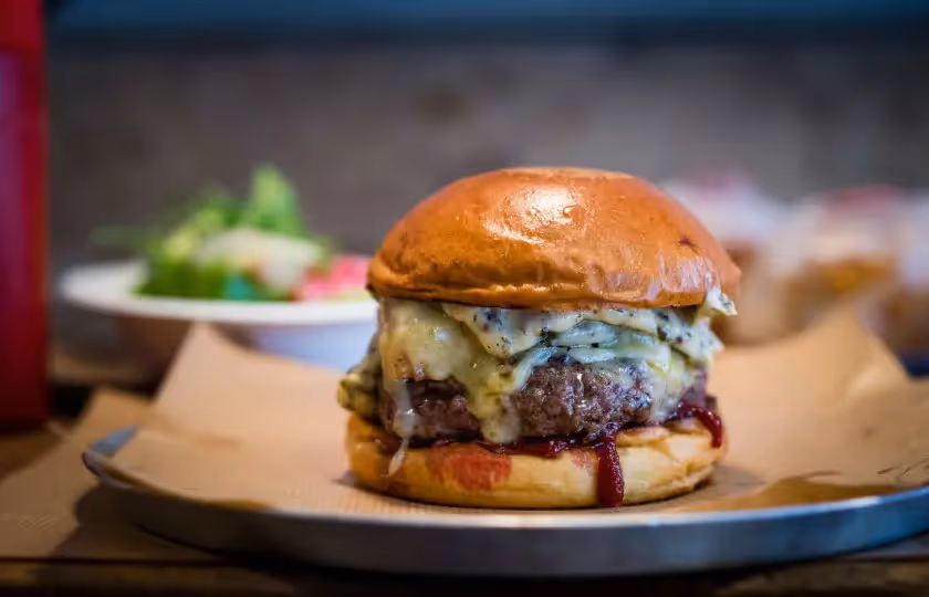 patty bun hambuger du huggy's bar