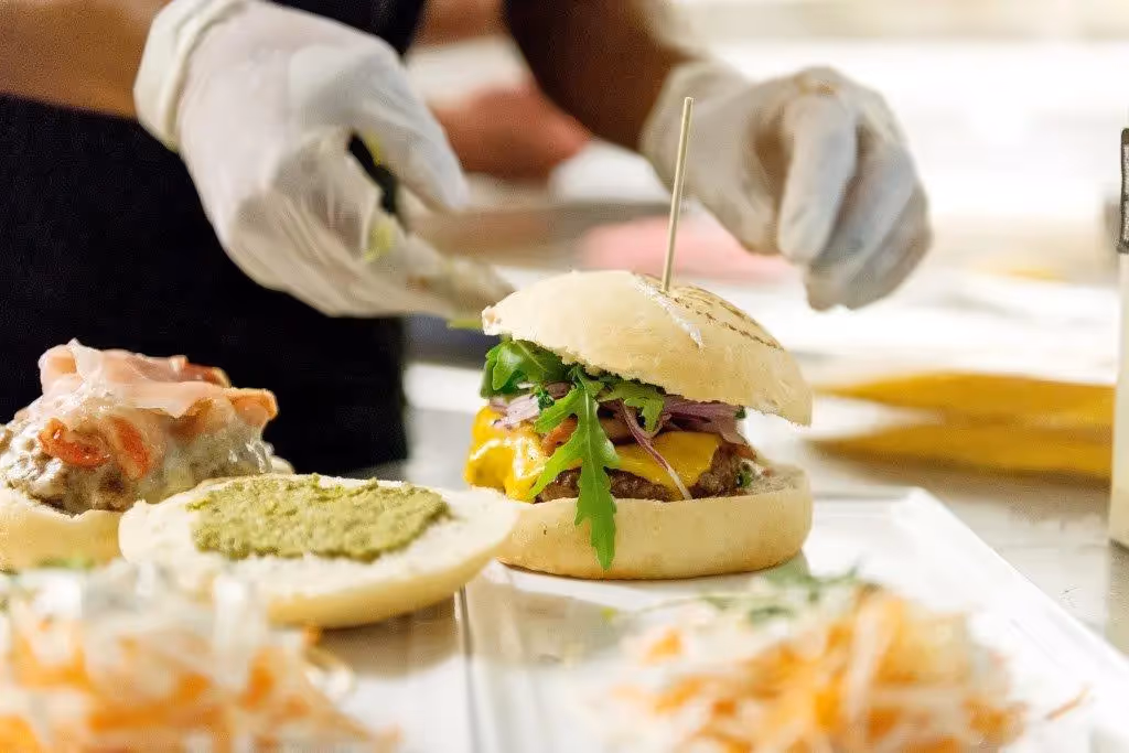 Photo hamburger gourmet Huggy's bar