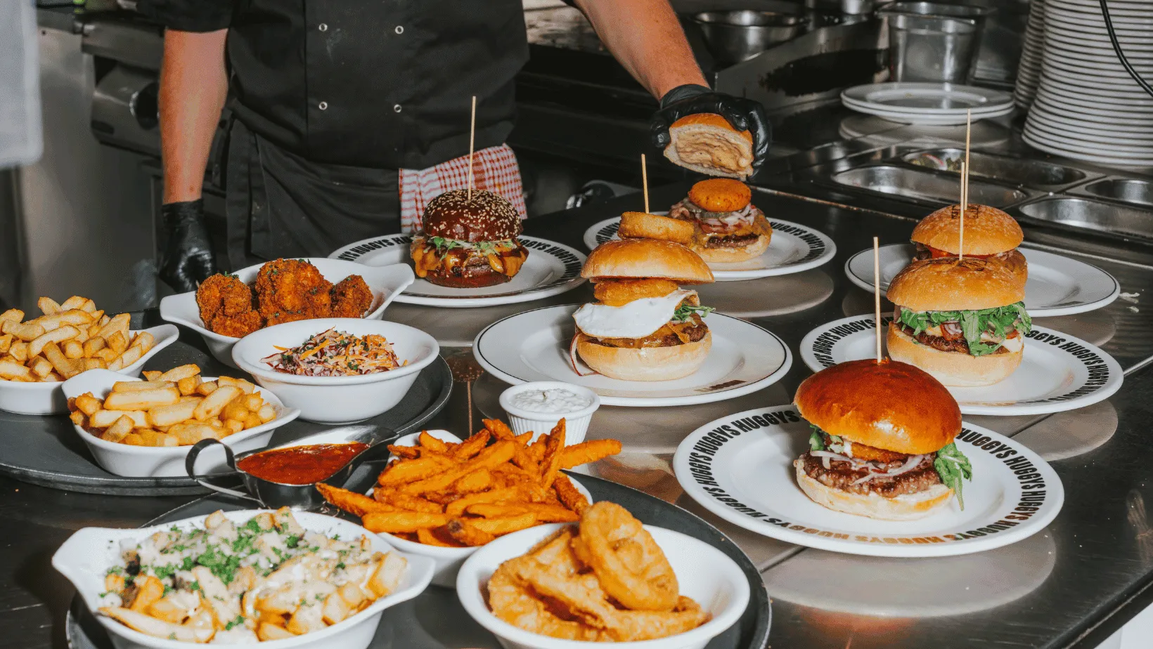 HUGGYS Waterloo ouvre le 10 octobre : Burgers cuisinés, terrasse et 7 bières au fût