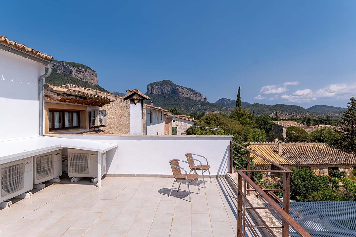 Why Alaró Is a Better Cycling Base Than Port Pollença for a Mallorca Cycling Holiday